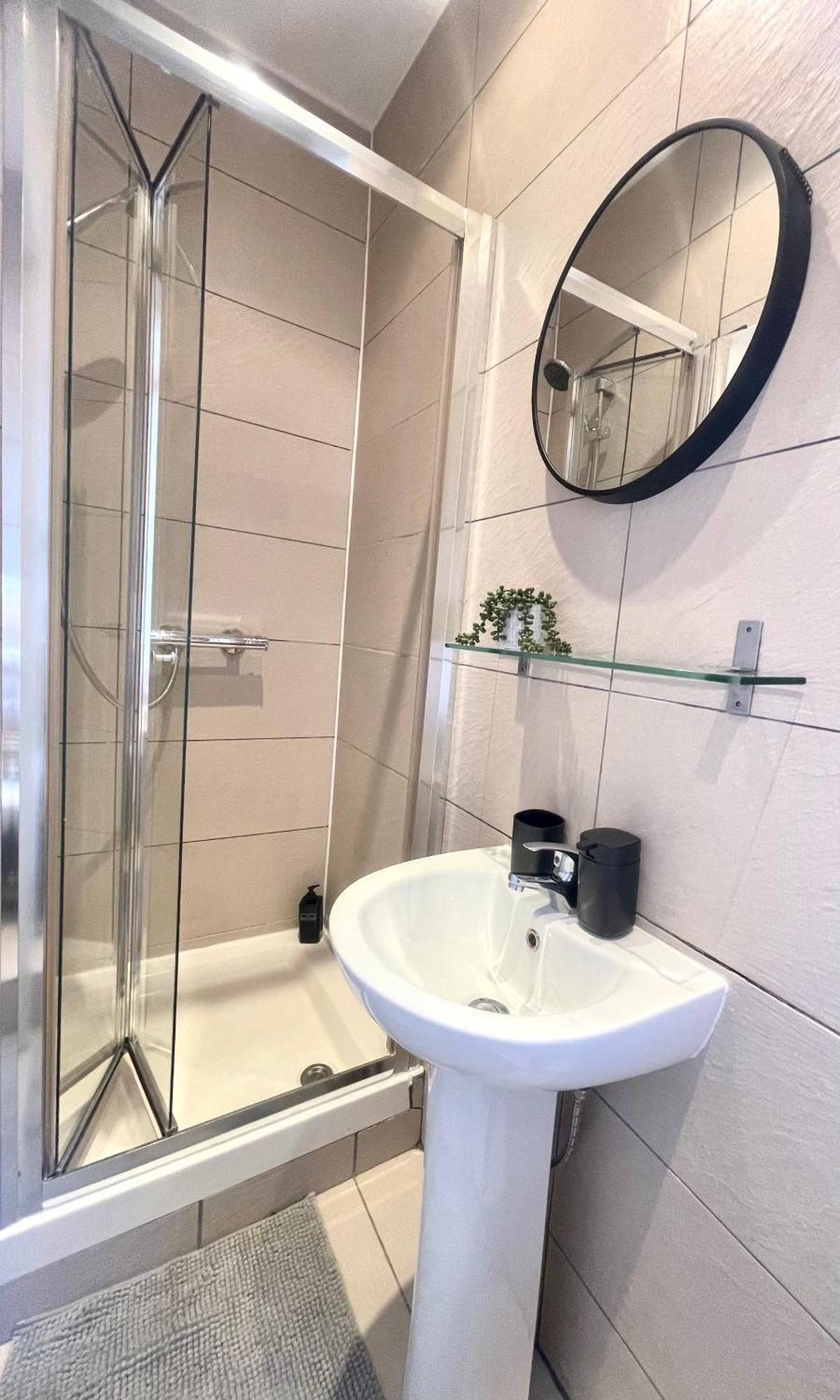 A Fantastic One Double Bedroom Flat Лондон Екстериор снимка